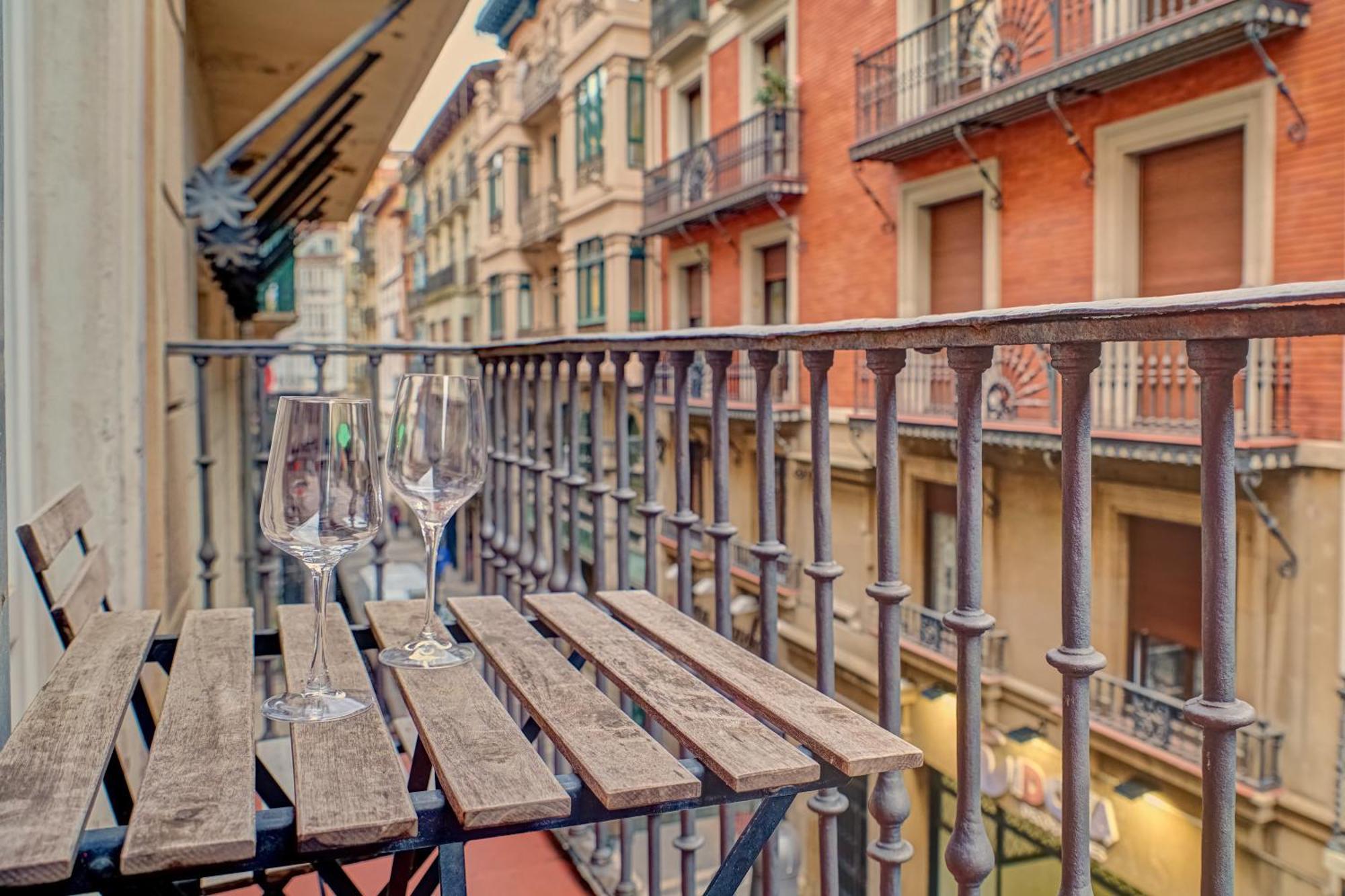 Heart Of Pamplona Apartments III By Clabao Bagian luar foto