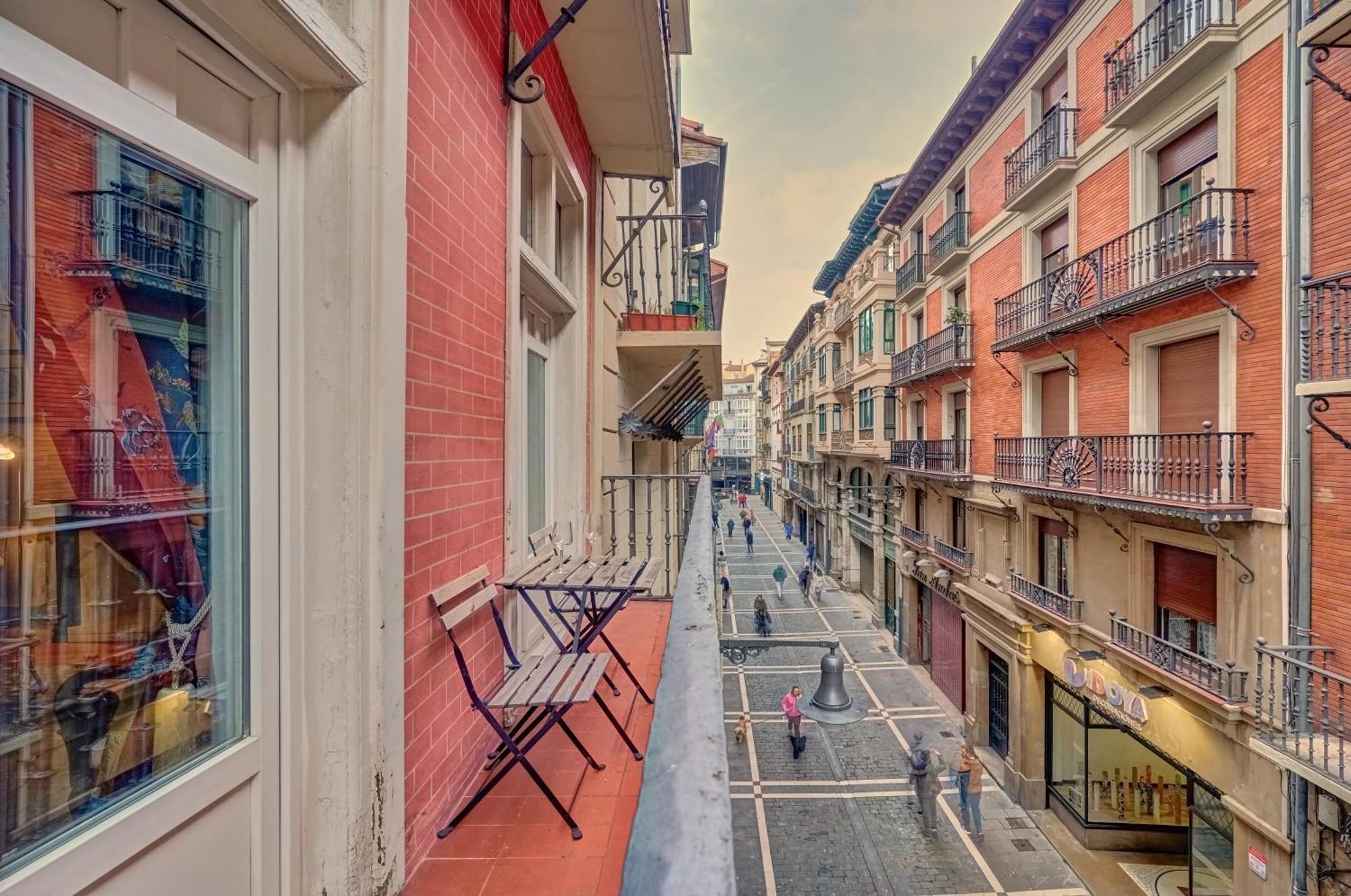 Heart Of Pamplona Apartments III By Clabao Bagian luar foto
