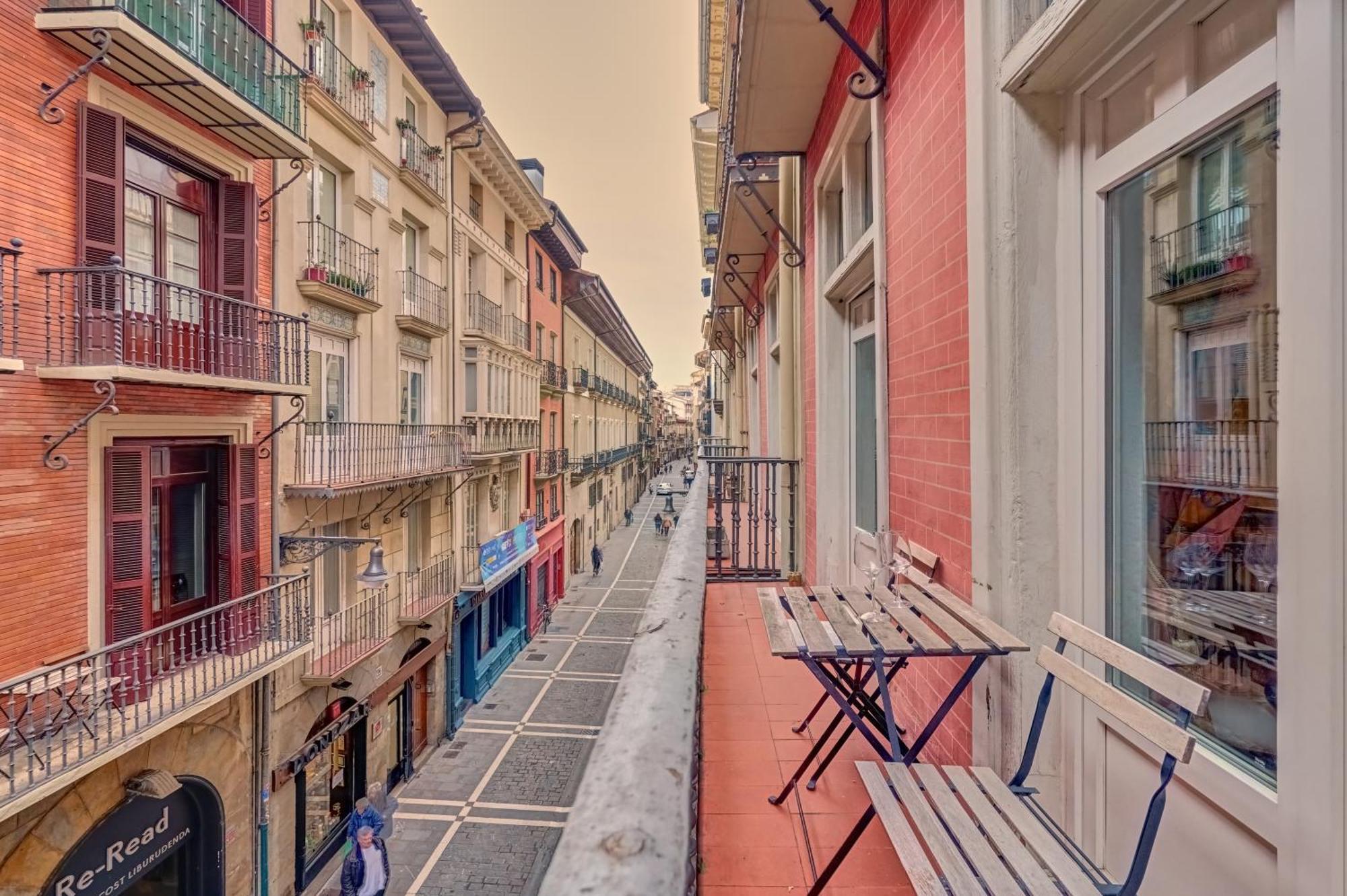 Heart Of Pamplona Apartments III By Clabao Bagian luar foto